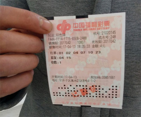 罗马诺写道：RB莱比锡已经与埃尔马斯就个人条款达成一致，与那不勒斯的谈判进入到最后阶段。